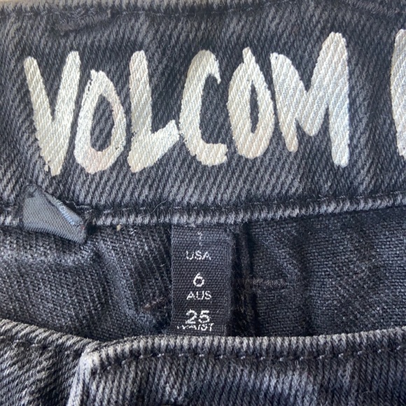 Volcom Stone Rolled Short Black Denim Size 1 - Picture 4 of 5